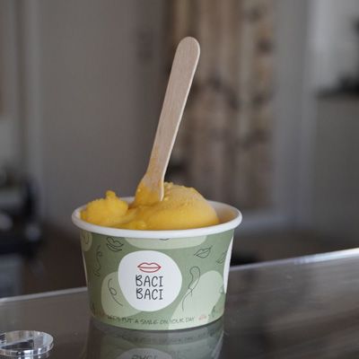 Paper gelato cup with Mango ice cream.