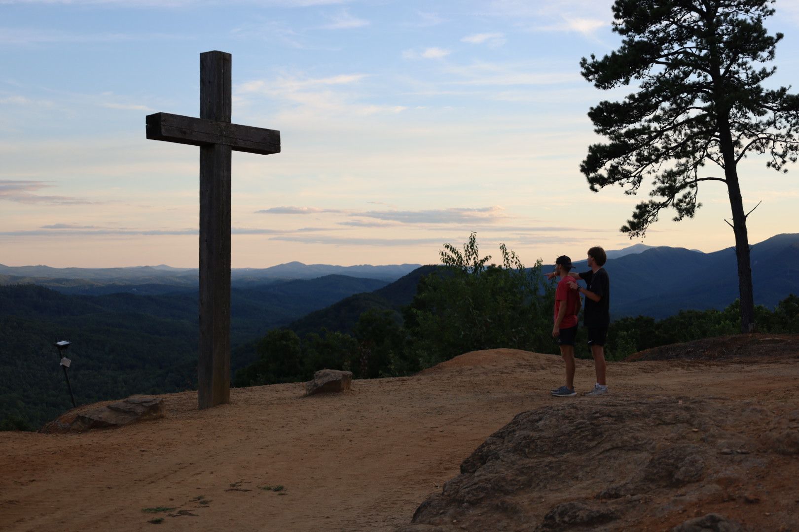 Campers at an overlook - Camp Awanita. Courtesy: The Nature Conservancy