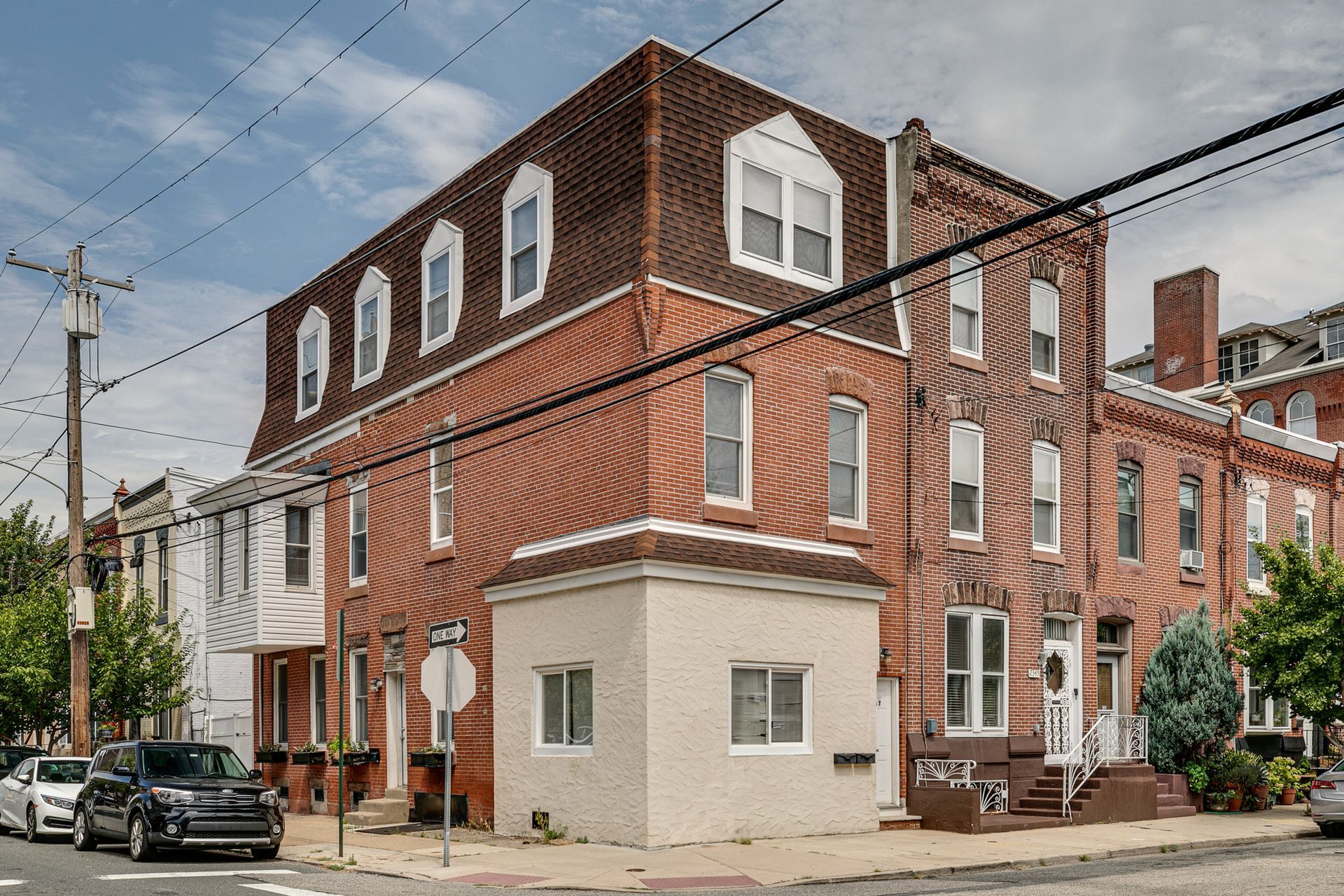 2347 Carpenter Street Exterior