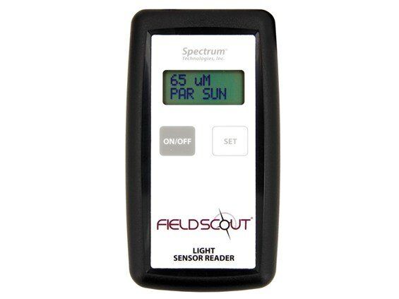 Spektri Fieldscout -valoanturin lukija näkyy valkoisella taustalla