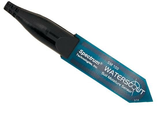 Spektri waterscout maaperän kosteusanturi valkoisella pohjalla