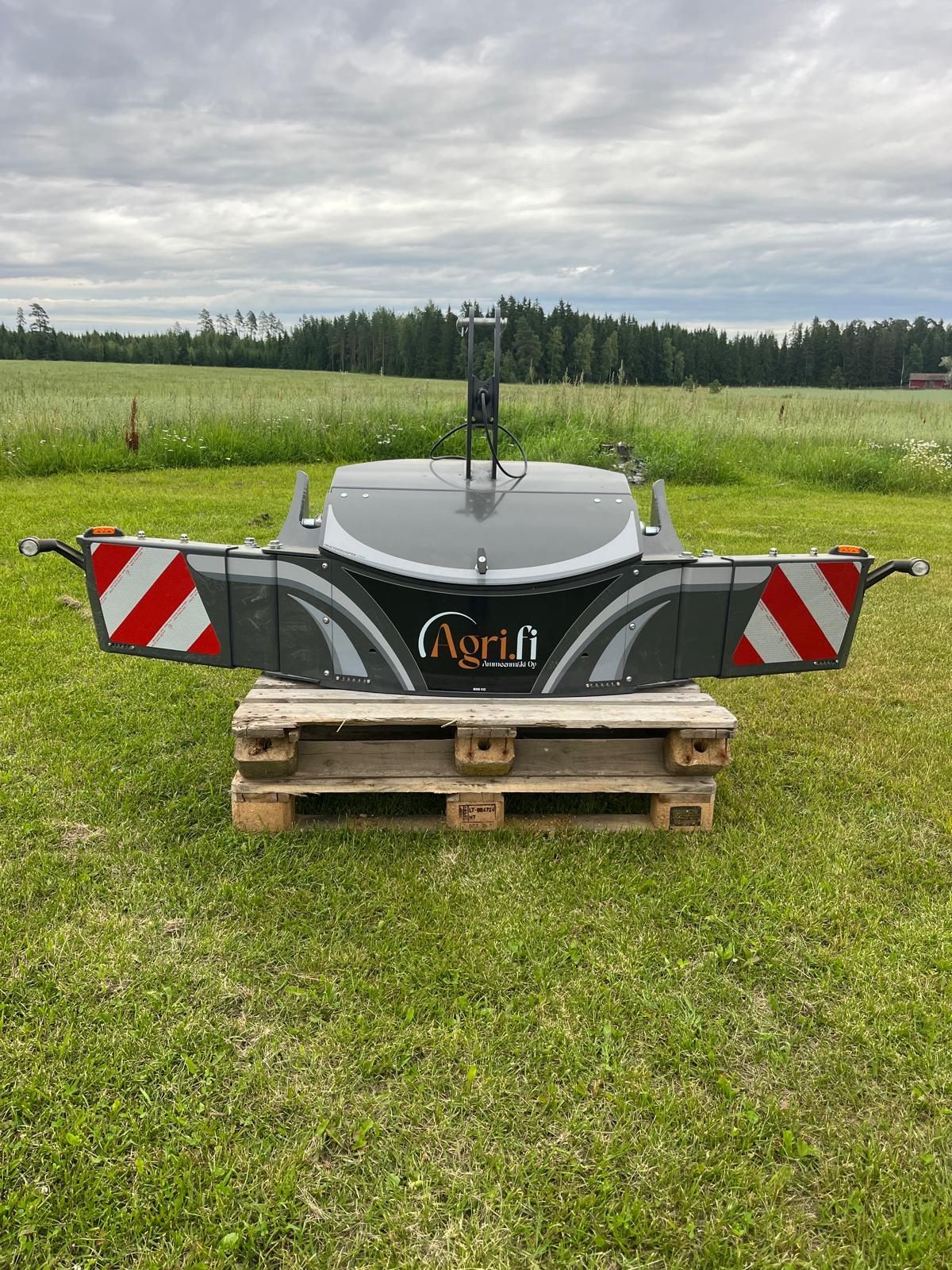Tractor Bumper turvapaino 800 kg. Esittelylaite.