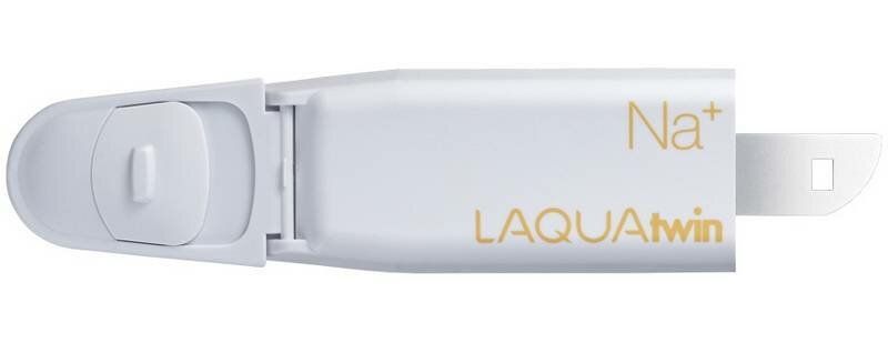 Valkokultainen LAQUAtwin Na+ -ionimittari.