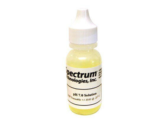 Keltainen pullo pH 7.0 -liuosta, valmistaja Spectrum Technologies.
