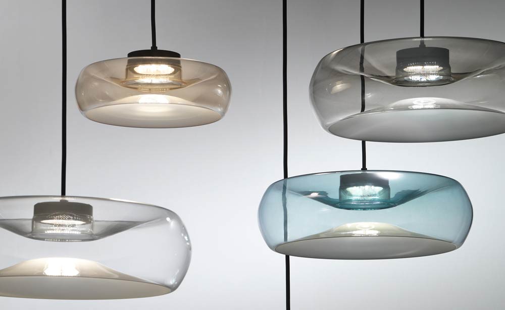 Mundgeblasene Glas-Pendelleuchten von Cangini & Tucci mit sanftem, diffusem LED-Lichteffekt.