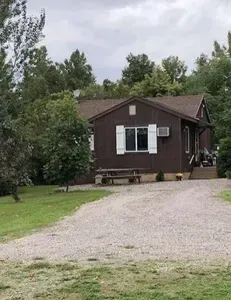 fishing cabin on lake ontario
