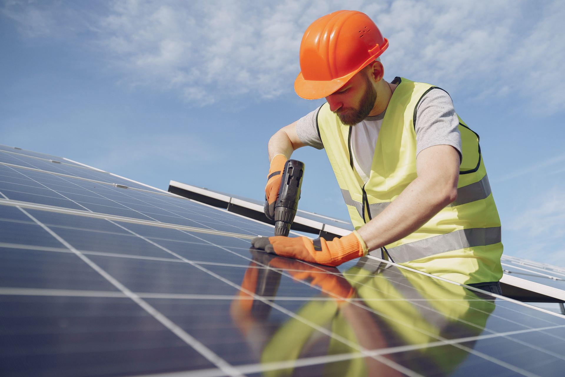 regulamentações da ANEEL para a geração de energia solar regulamentações da ANEEL para a geração de energia solar