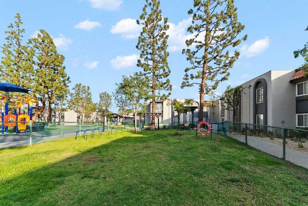 Sliding Photo Gallery Displaying Community Amenities