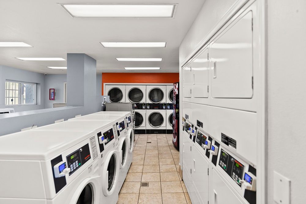 Sliding Photo Gallery Displaying Community Amenities