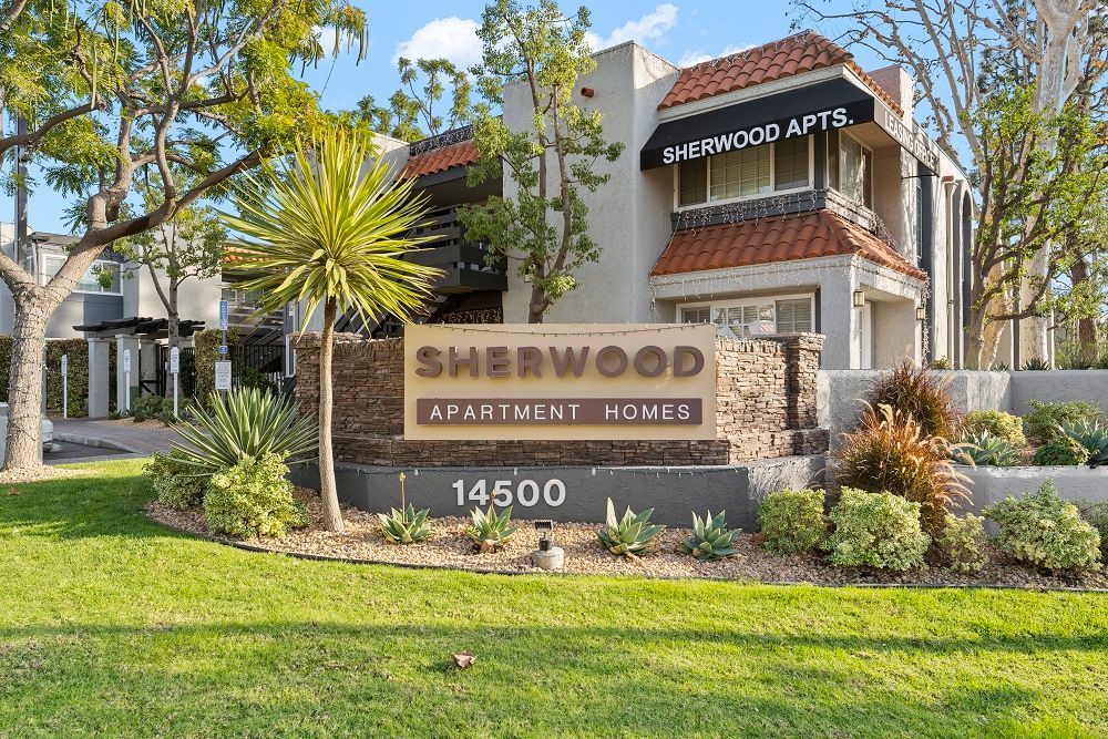 Sliding Photo Gallery Displaying Community Amenities