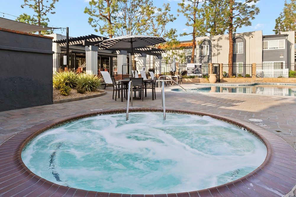 Sliding Photo Gallery Displaying Community Amenities