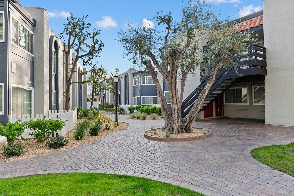 Sliding Photo Gallery Displaying Community Amenities