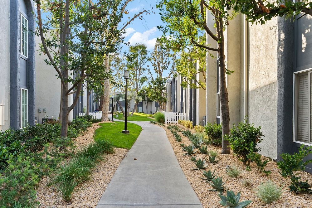 Sliding Photo Gallery Displaying Community Amenities