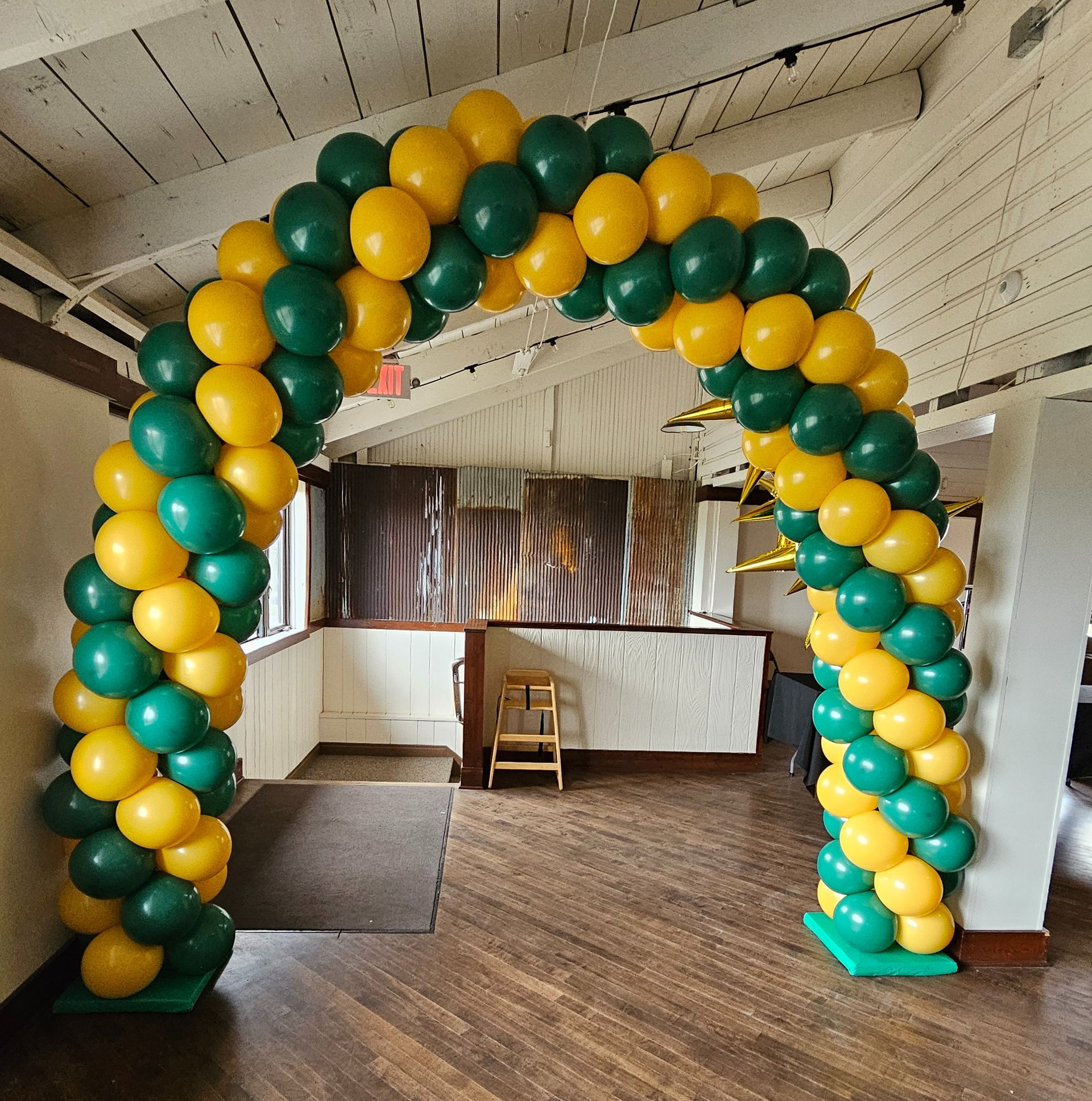 Green Bay Packer Arch 25ft
$375
Total Length: 25ft
Style: Sprial
Colors: green and yellow.