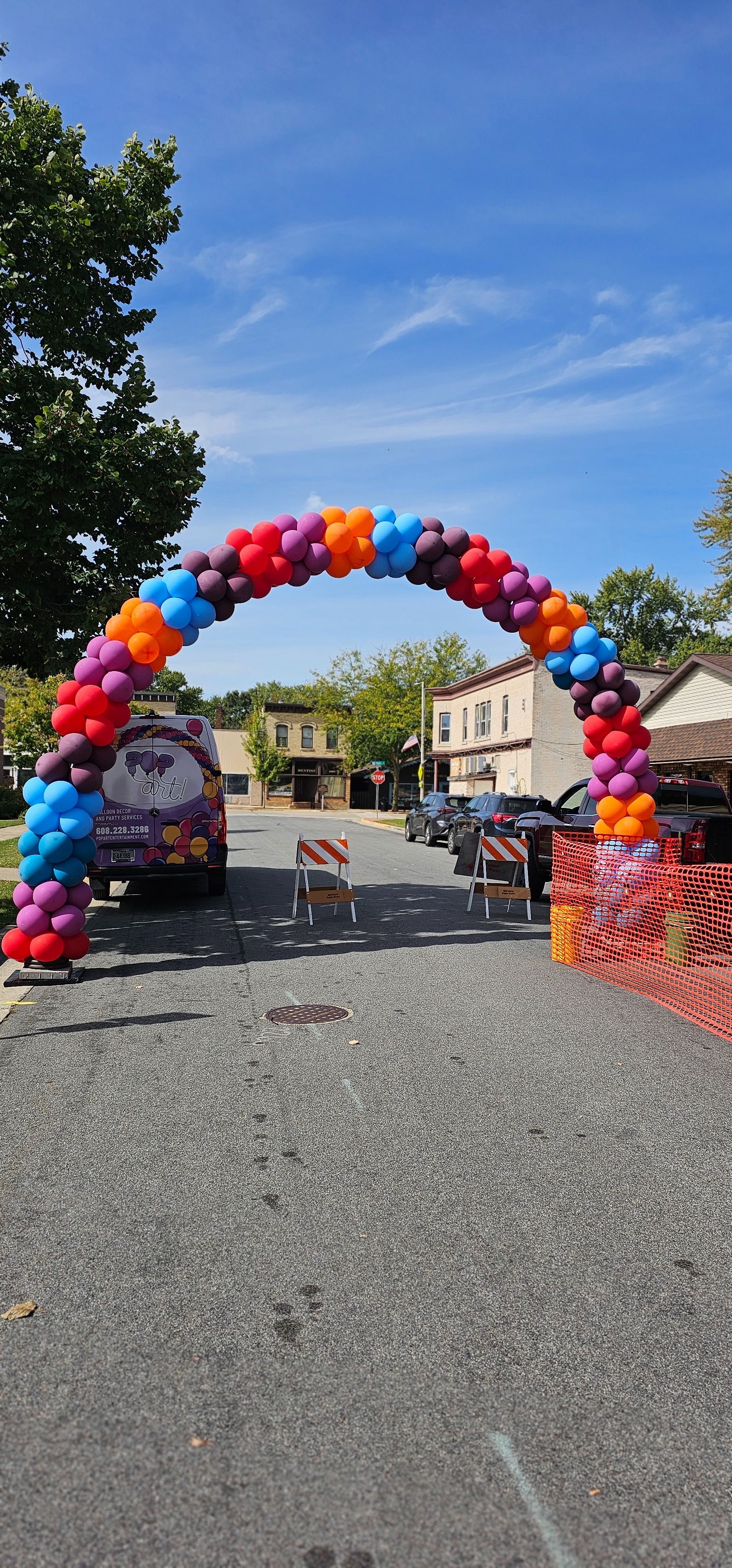Total Length: 40ft
Style: color block 
Colors: light blue, orange, red and purple. 