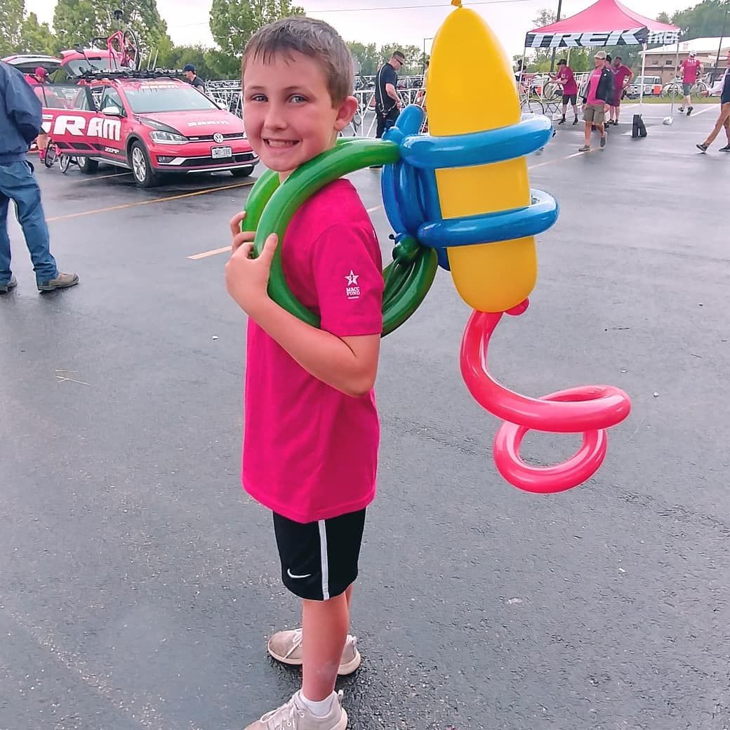 Balloon twisted rocket jet pack
