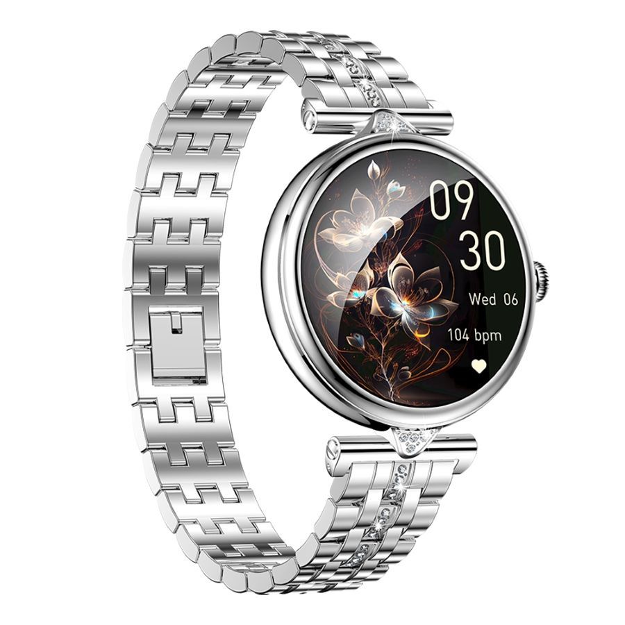 Reloj inteligente dorado con diseño de mariposa en la pantalla y pulsera de eslabones, que se muestra sobre un fondo blanco.