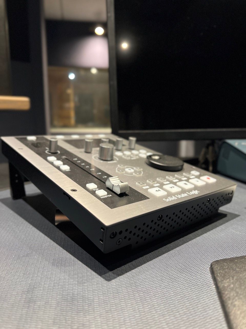 A device that has the word mixer on it