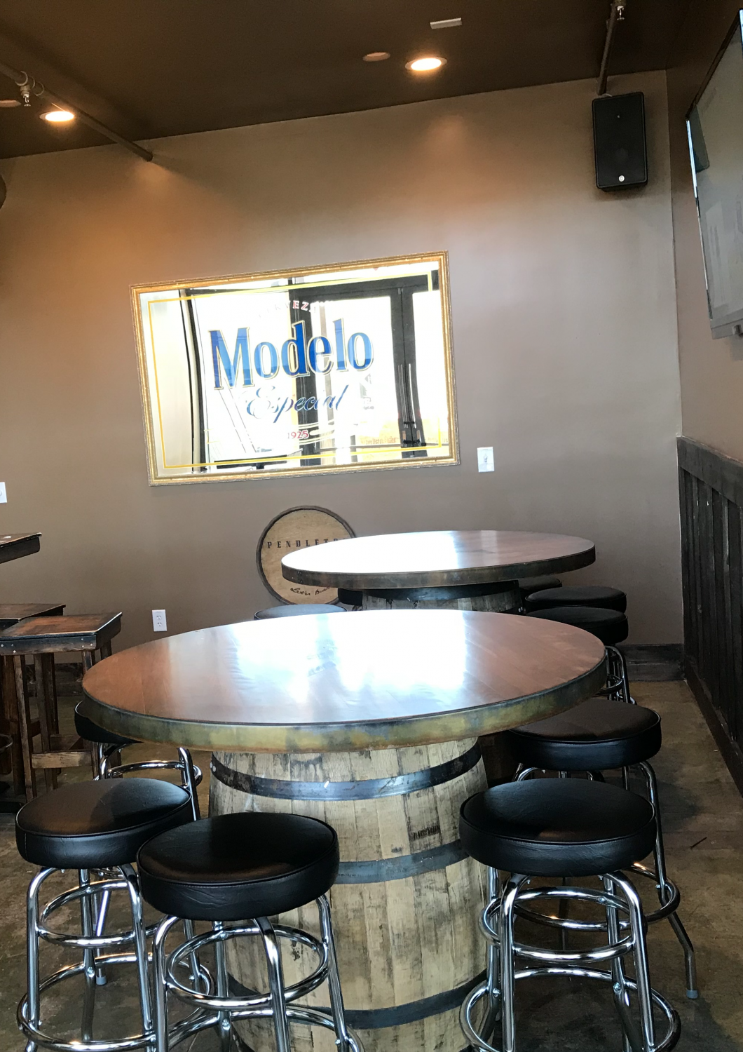 2 restaurant tables