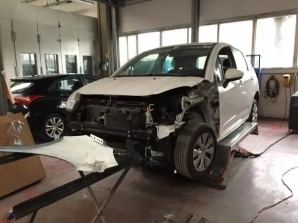 Auto bianca