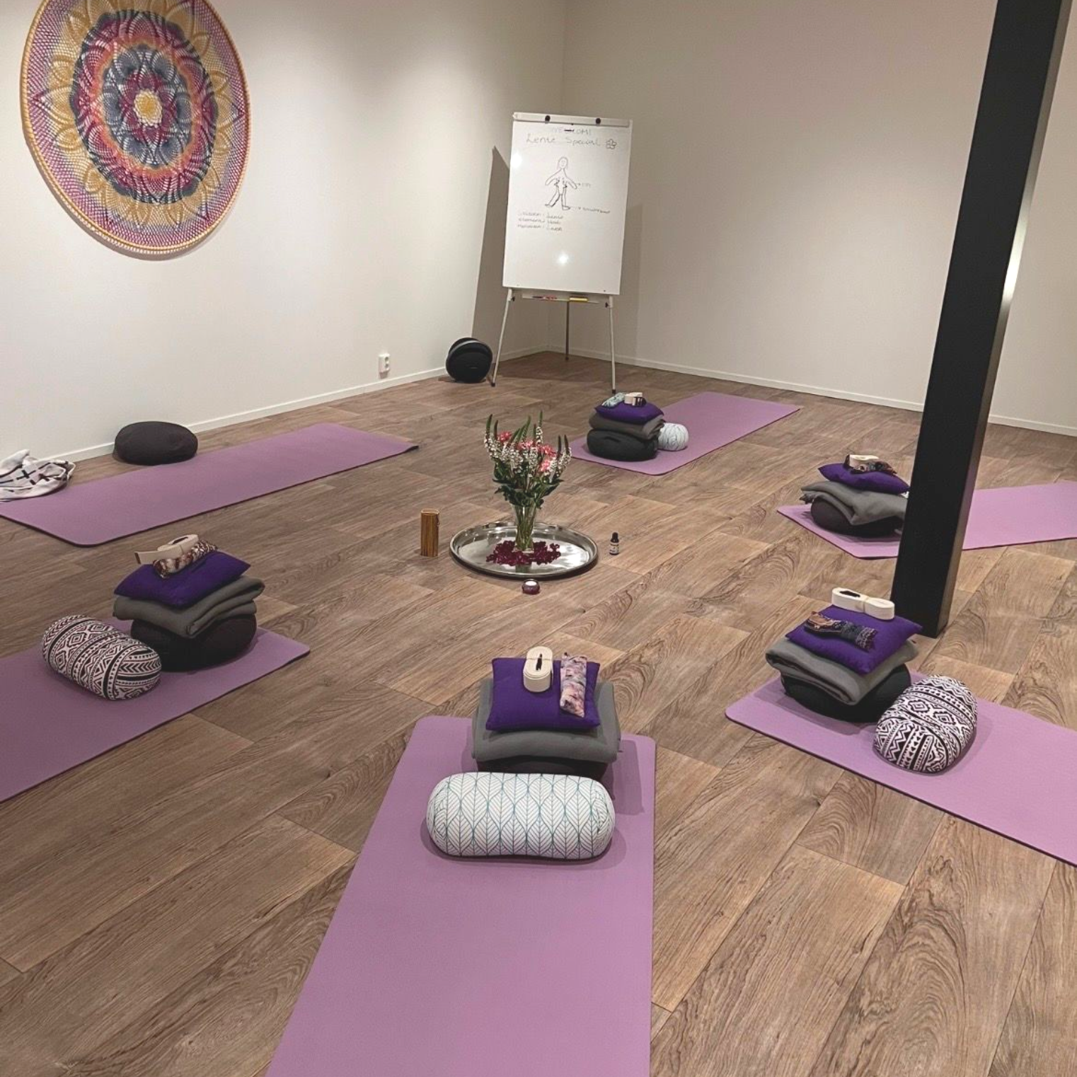 Esmee Evers geeft een Yoga Zomer Special yogales bij Hugz in Zelhem