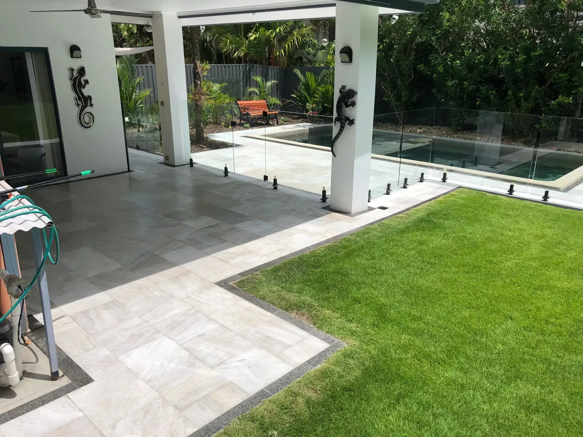 cairns-exposed-aggregate-pool-area.jpg