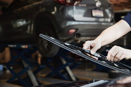 Car Wiper Blade Service Near Eagan | Fix Streaking Wipers