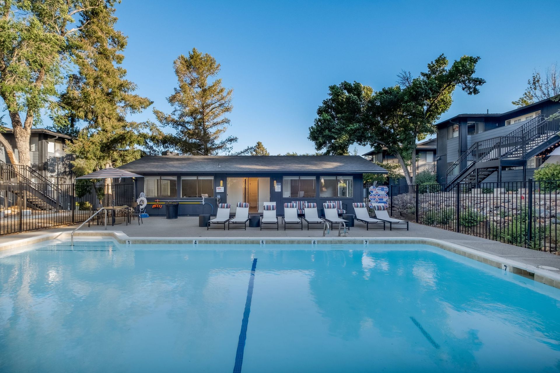 Ascent On Steamboat pool and outdoor space