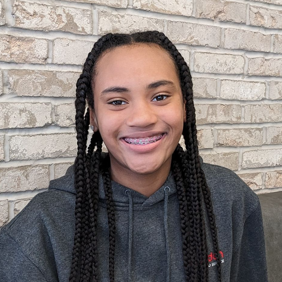 girl smiling with braces