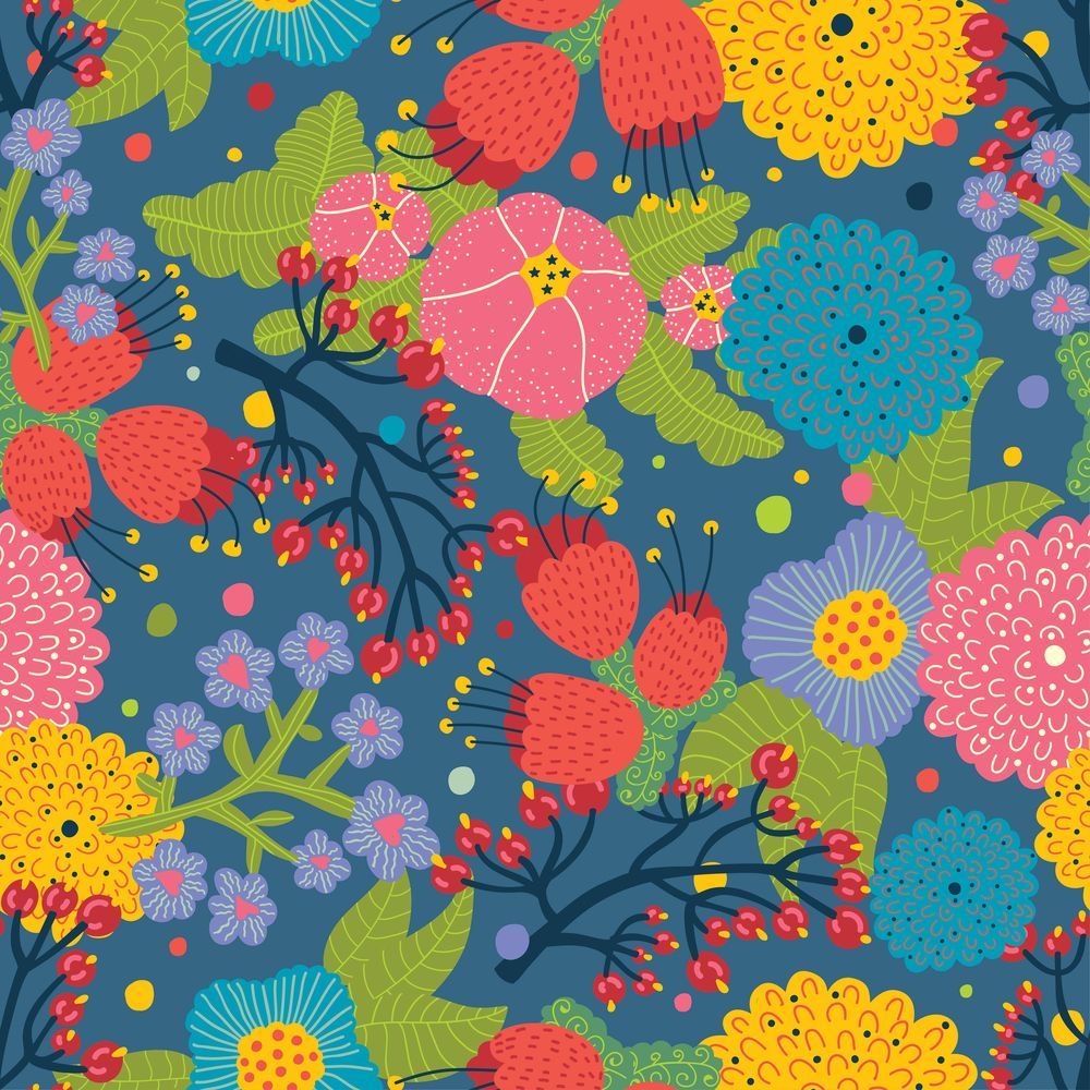 Fantasia floreale colorata con fiori rosa, gialli, blu e verdi su sfondo blu scuro.