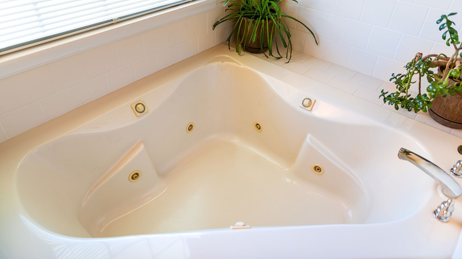 Bathtub Drains Services — Erie, PA — AAA Sewer Service Bathtub Drains Services — Erie, PA — AAA Sewer Service