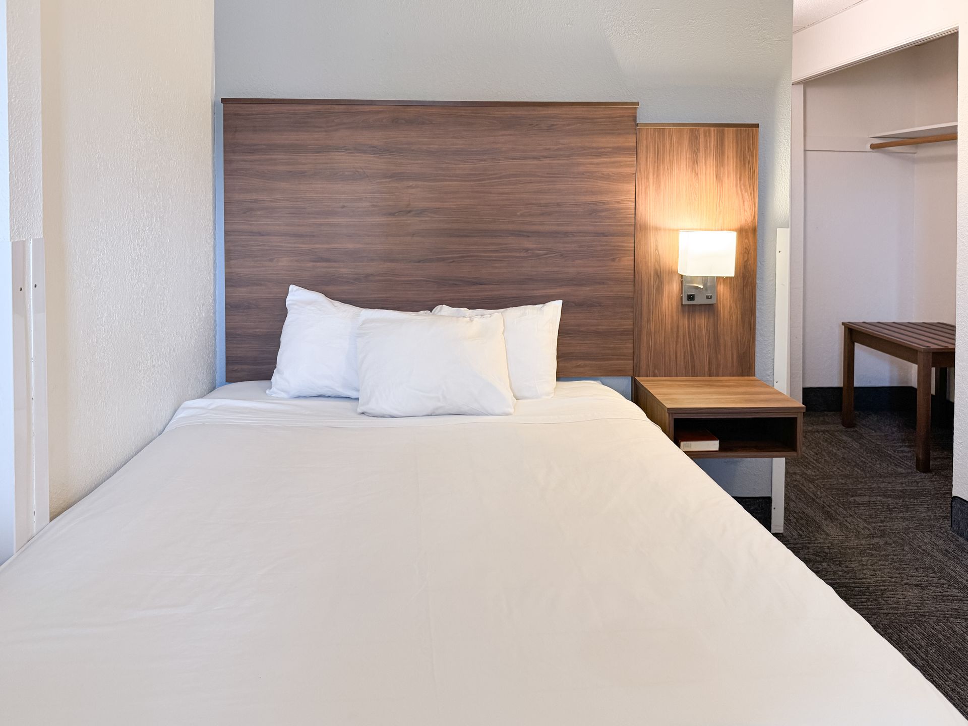 Affordable Queen room at Fairbanks