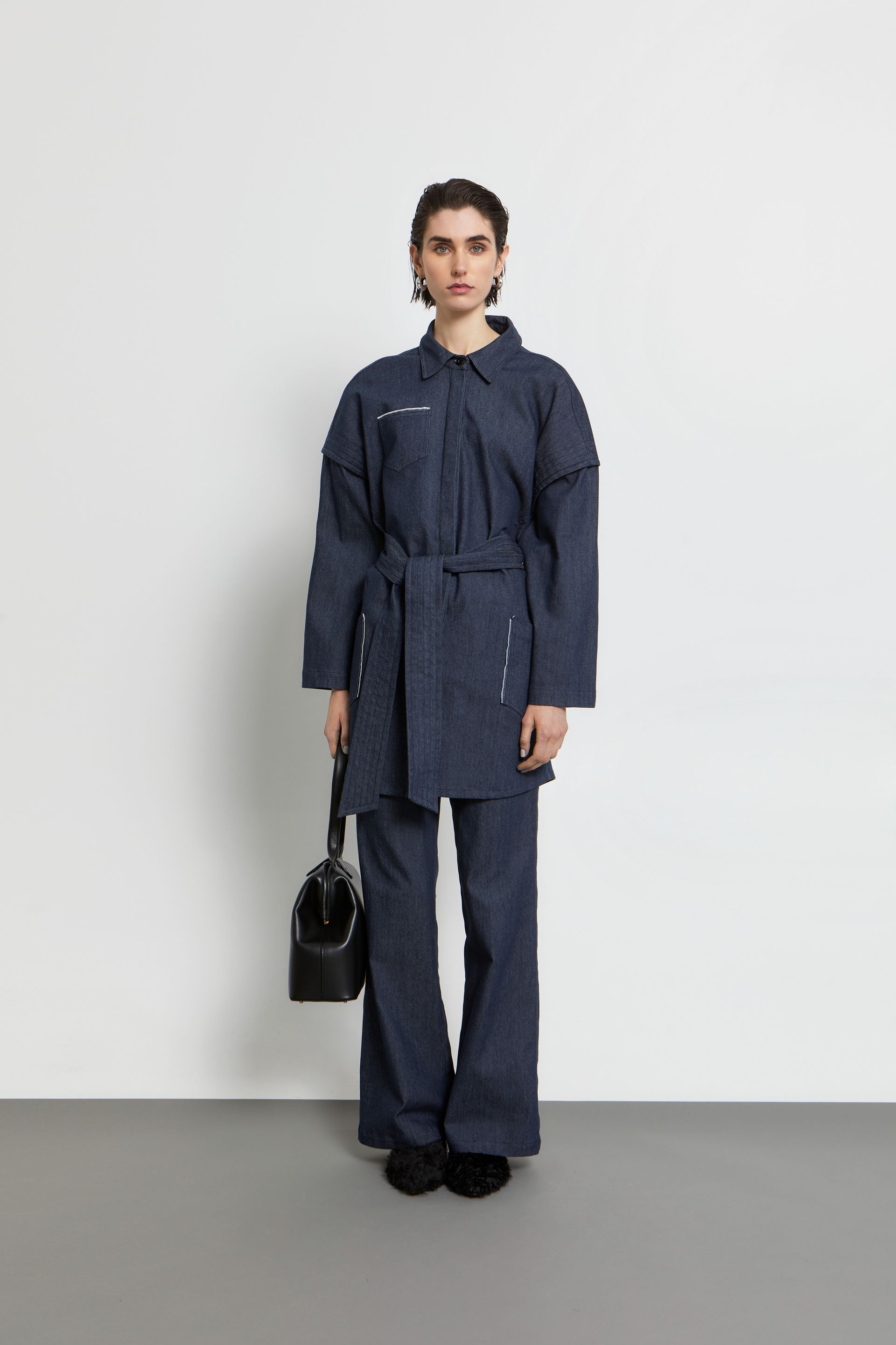 W26201
Long-sleeve Jacket with Belt