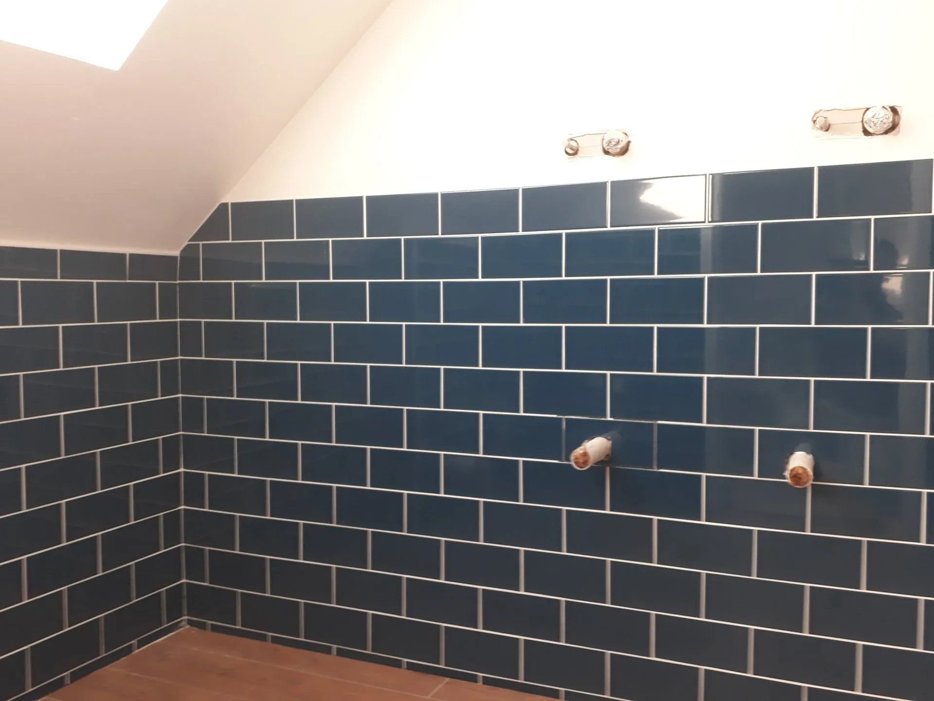 modern dark blue tiling