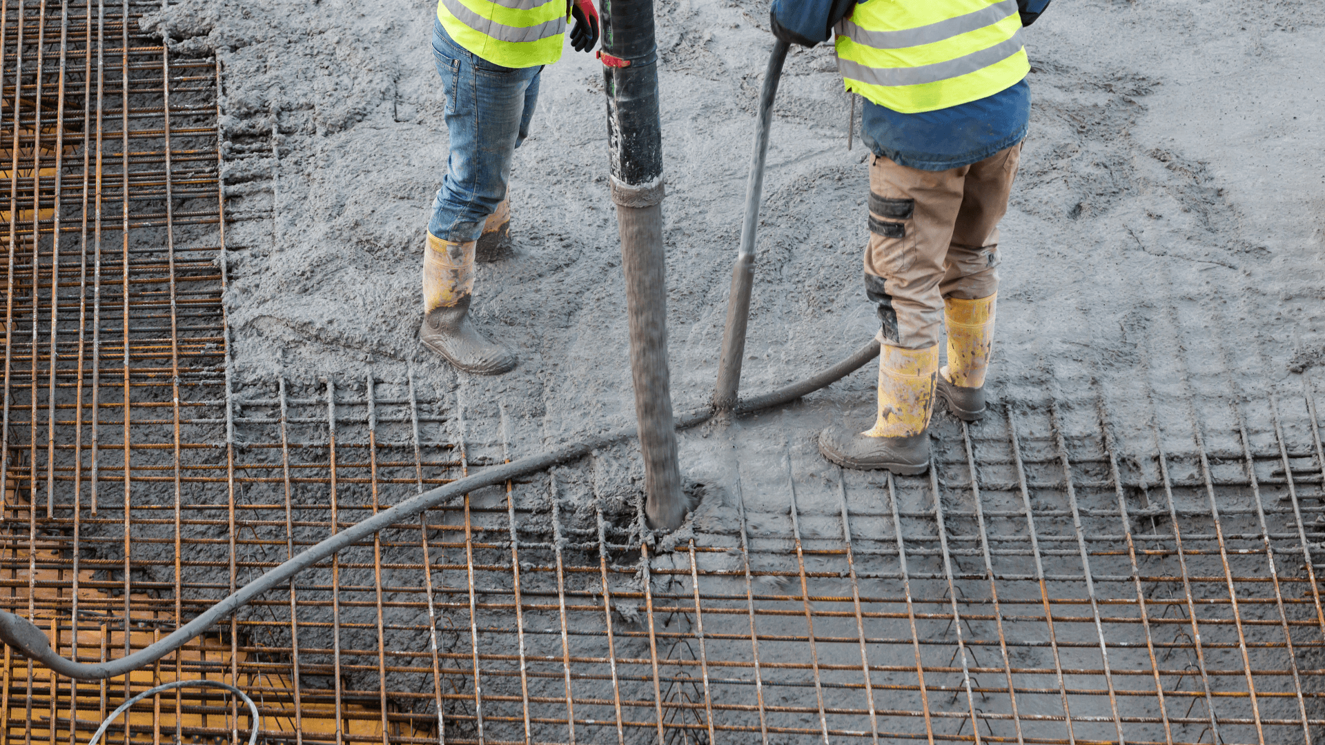 Concrete contractor pours commercial slabs for businesses in Pasadena, TX