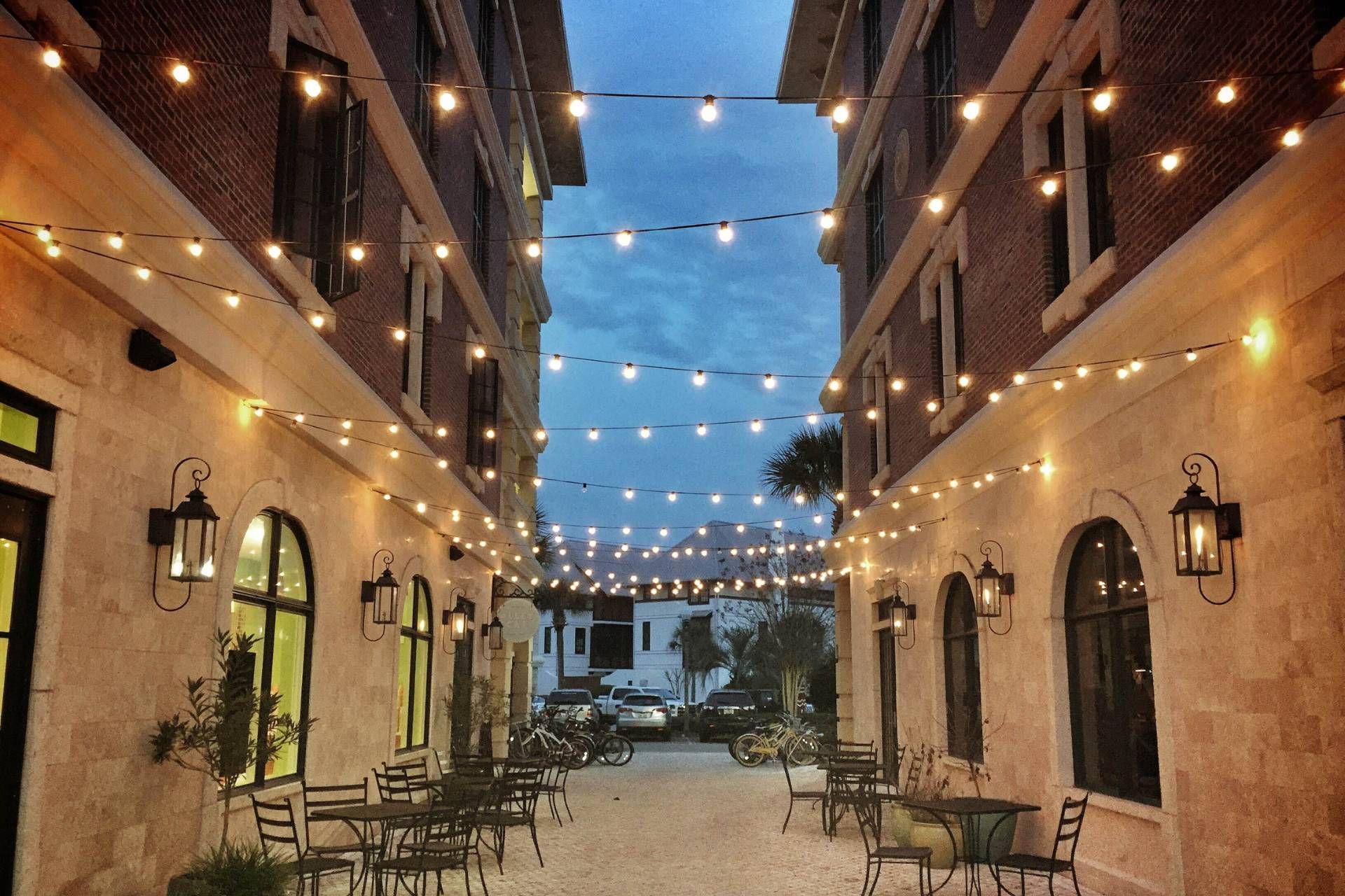 hiring an outdoor lighting company