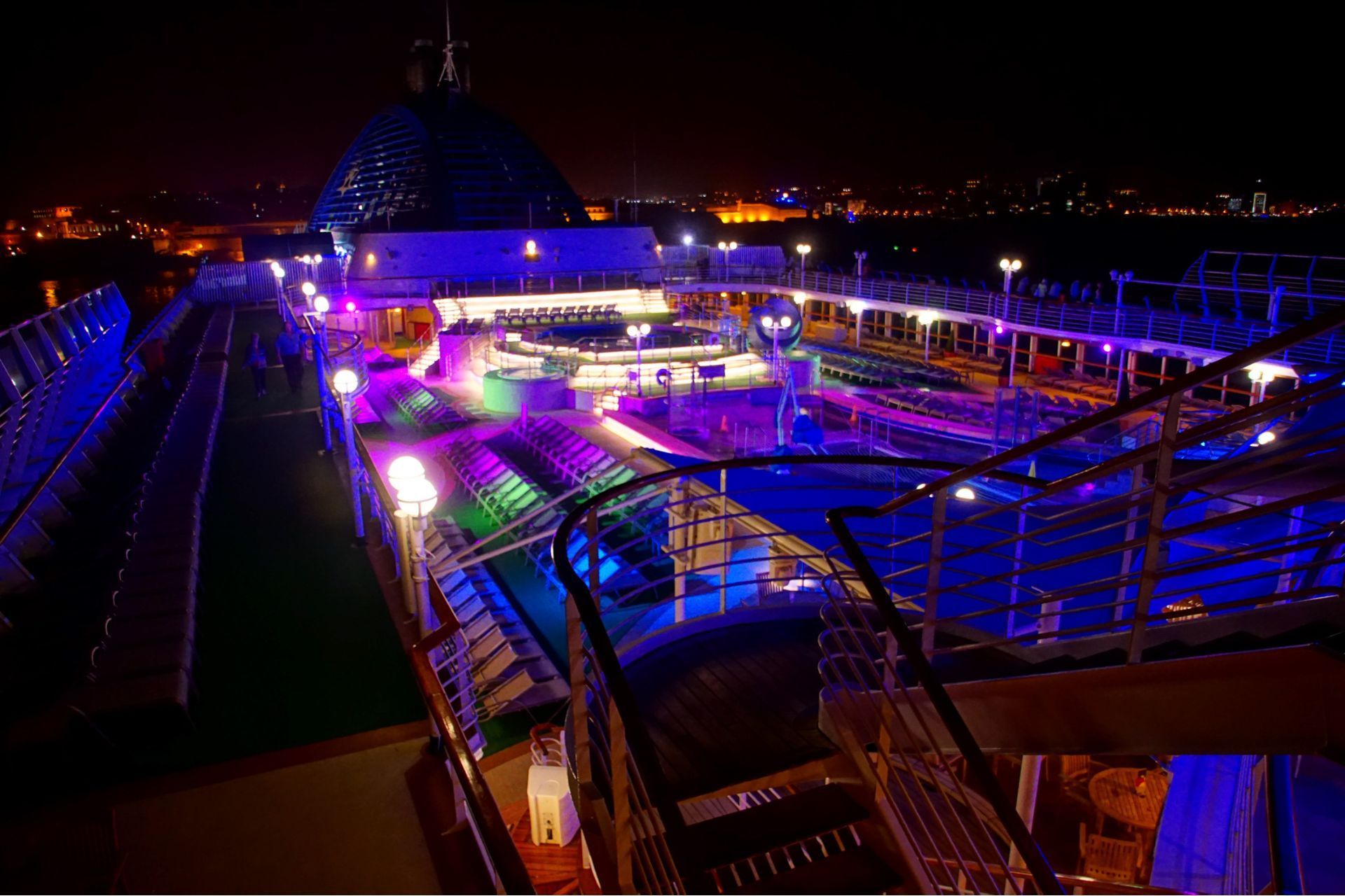 lighting around pool deck
