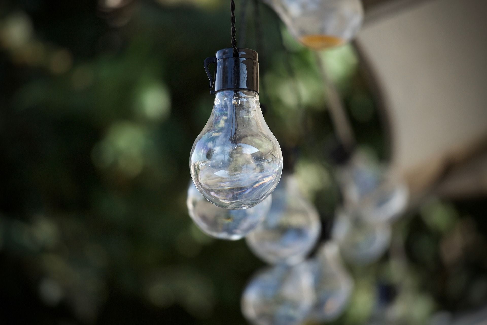 solar vs wired outdoor lighting