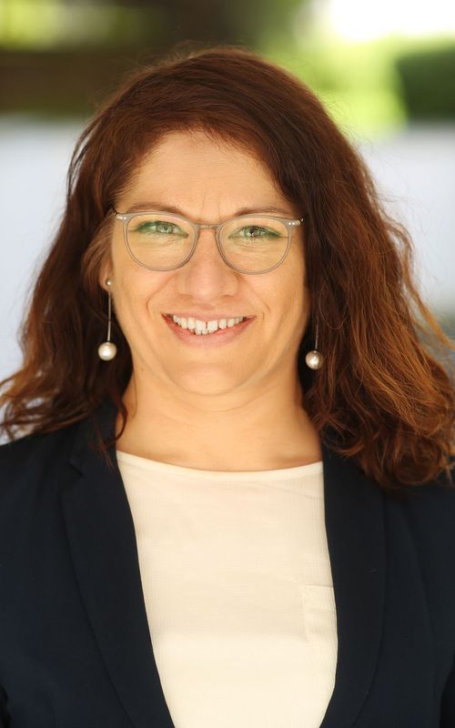 Porträt von Andrea Meisel, Senior-Expertin für strategische Kommunikation und Reputationsmanagement