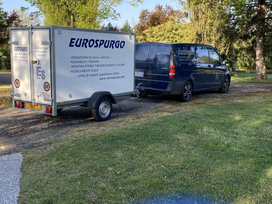 furgone della ditta eurospurgo