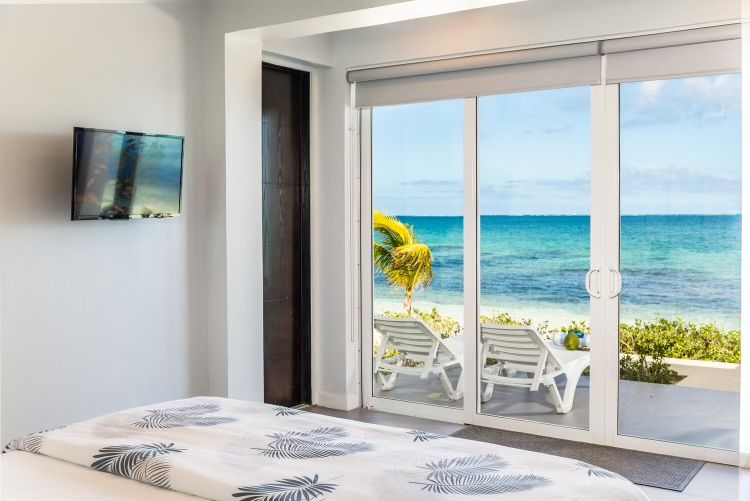 BEACH FRONT DELUXE STUDIO