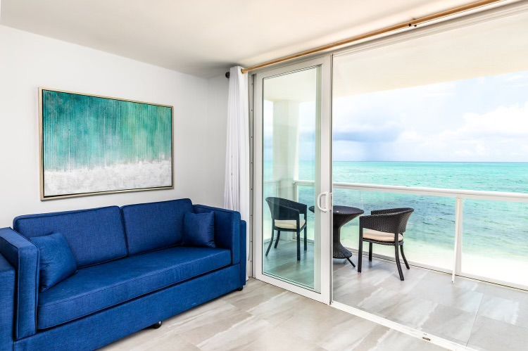 BEACH FRONT 1 BEDROOM SUITE