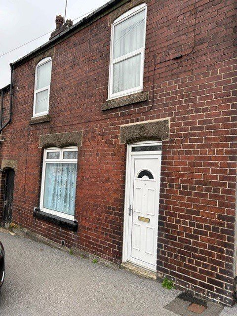 21 Myrtle Road S2 3HE.  3 Bed End Terrace