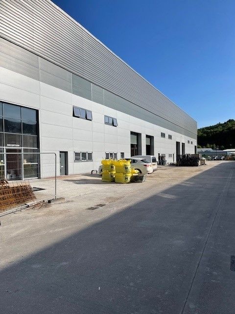 75 PARKWOOD ROAD SHEFFIELD S3 8AL - 15 Modern business units built in 2010