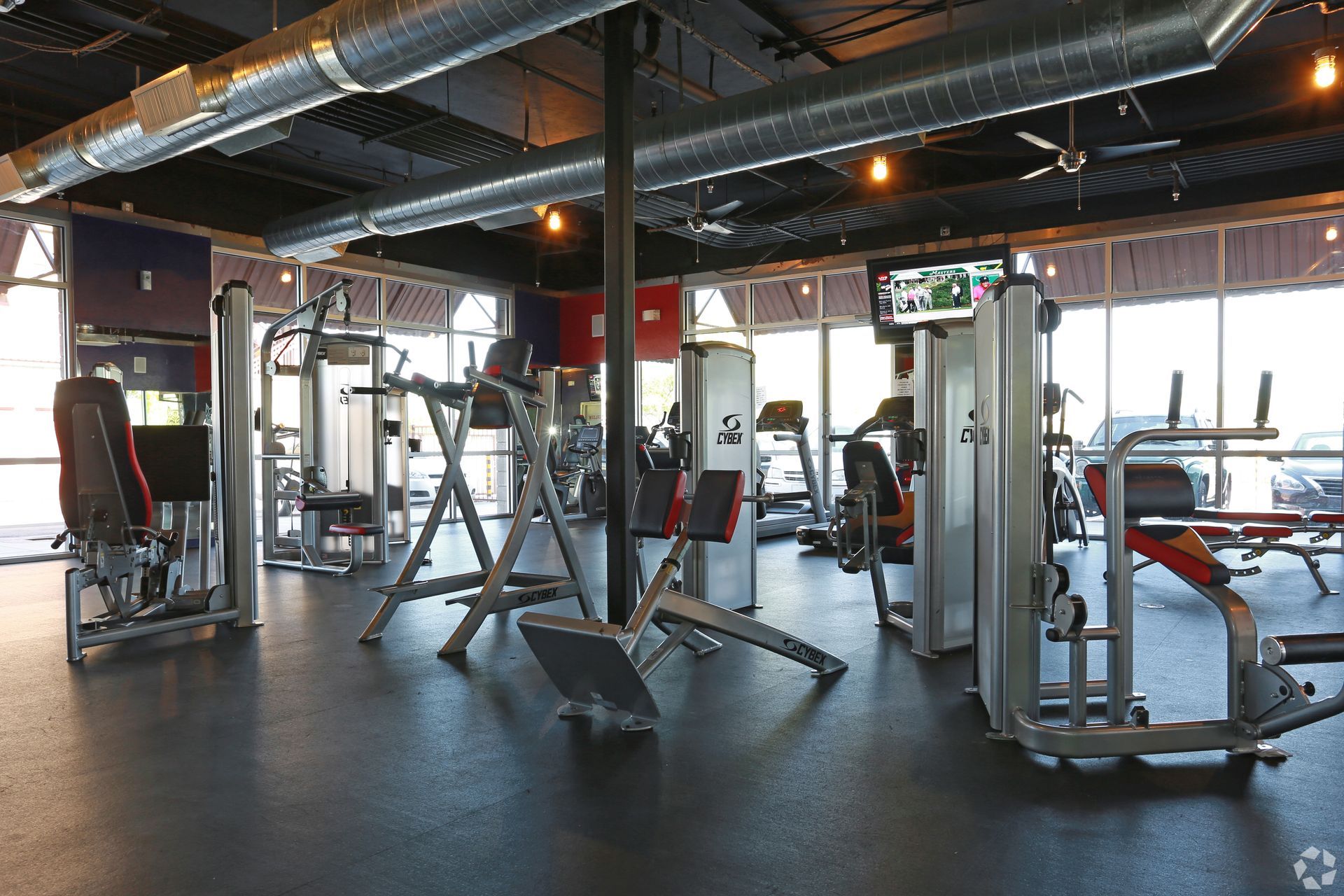 SEASONS Gym with machines