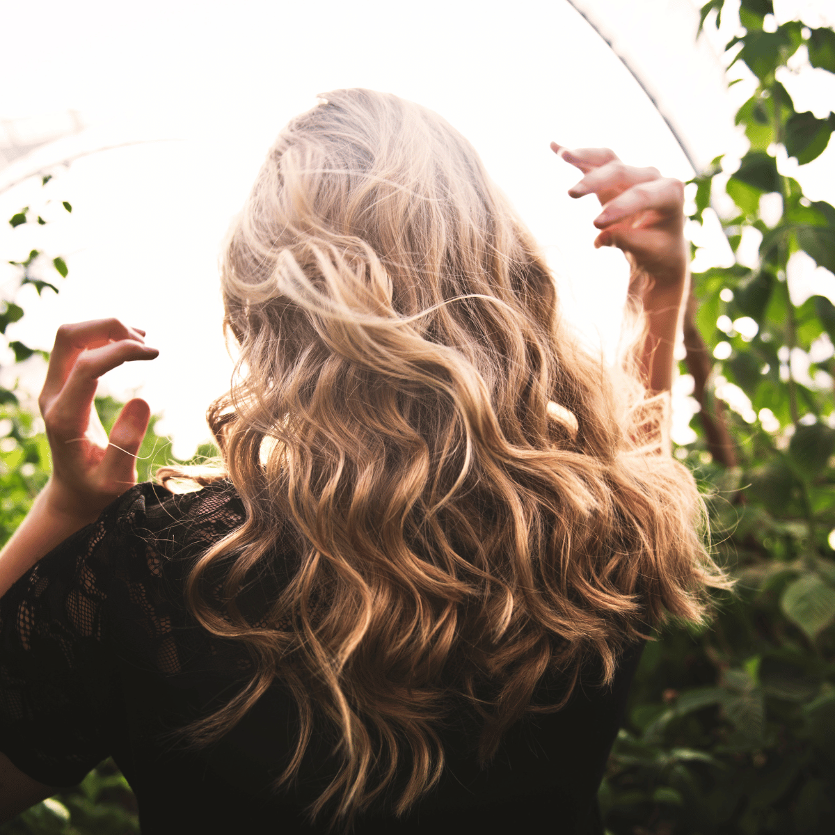 Seamless light blonde regrowth after root bleach at JUNO HAIR Gangnam