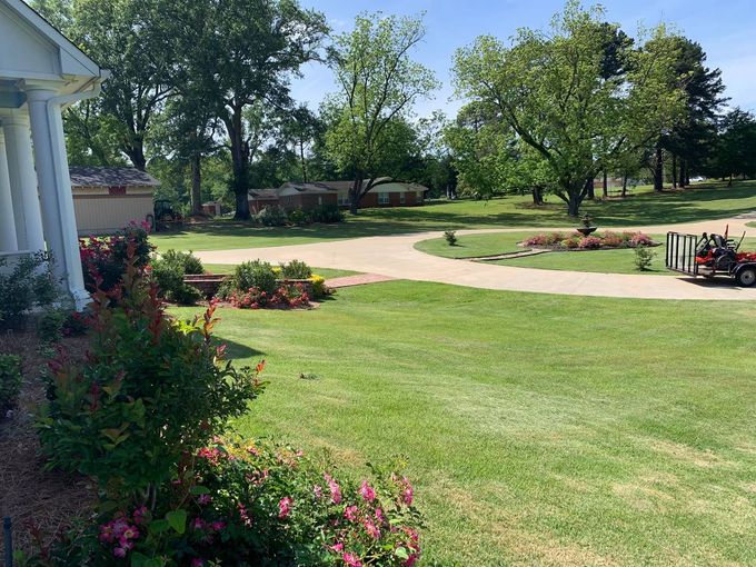 Good Overlooking of a Lawn