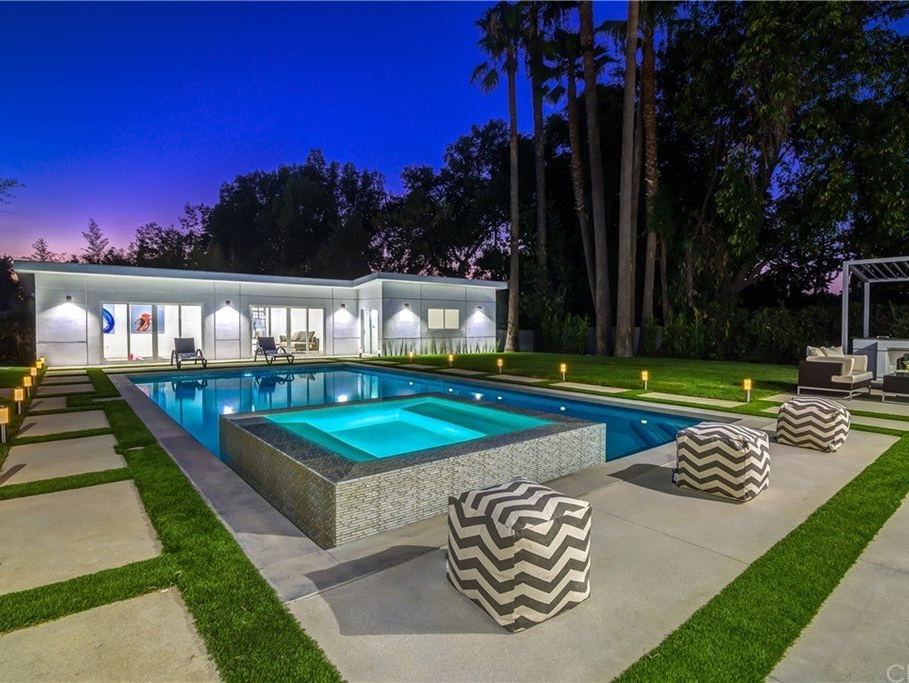 TARZANA