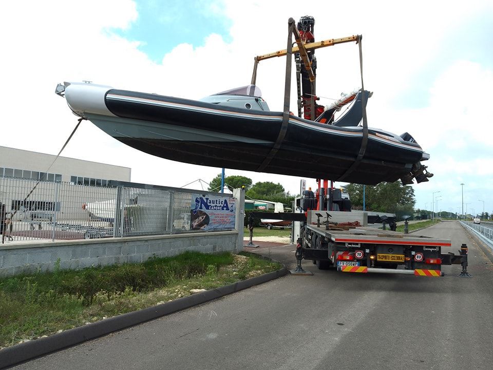 Diversi camion pronti all'uso