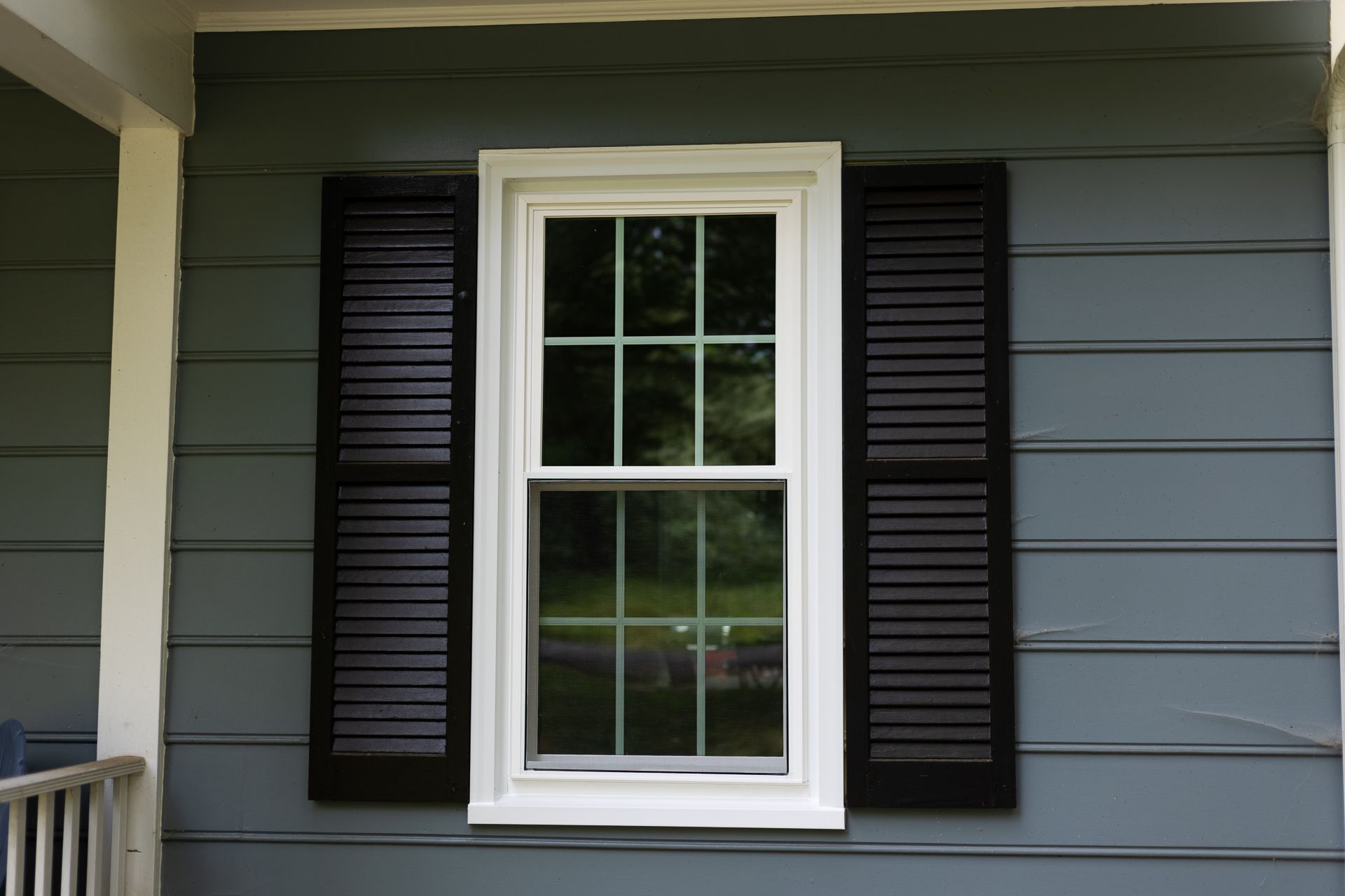 An after-installation image of a RETEX window replacement in North Chesterfield VA 23235.